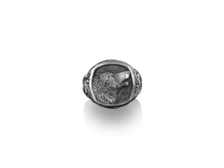 Howling Wolf in Wild Signet Ring for men in Sterling Silver, Wolf Pinky Signet Ring, Wolf Spirit Animal, Victorian Rings, Animal Lover Gifts