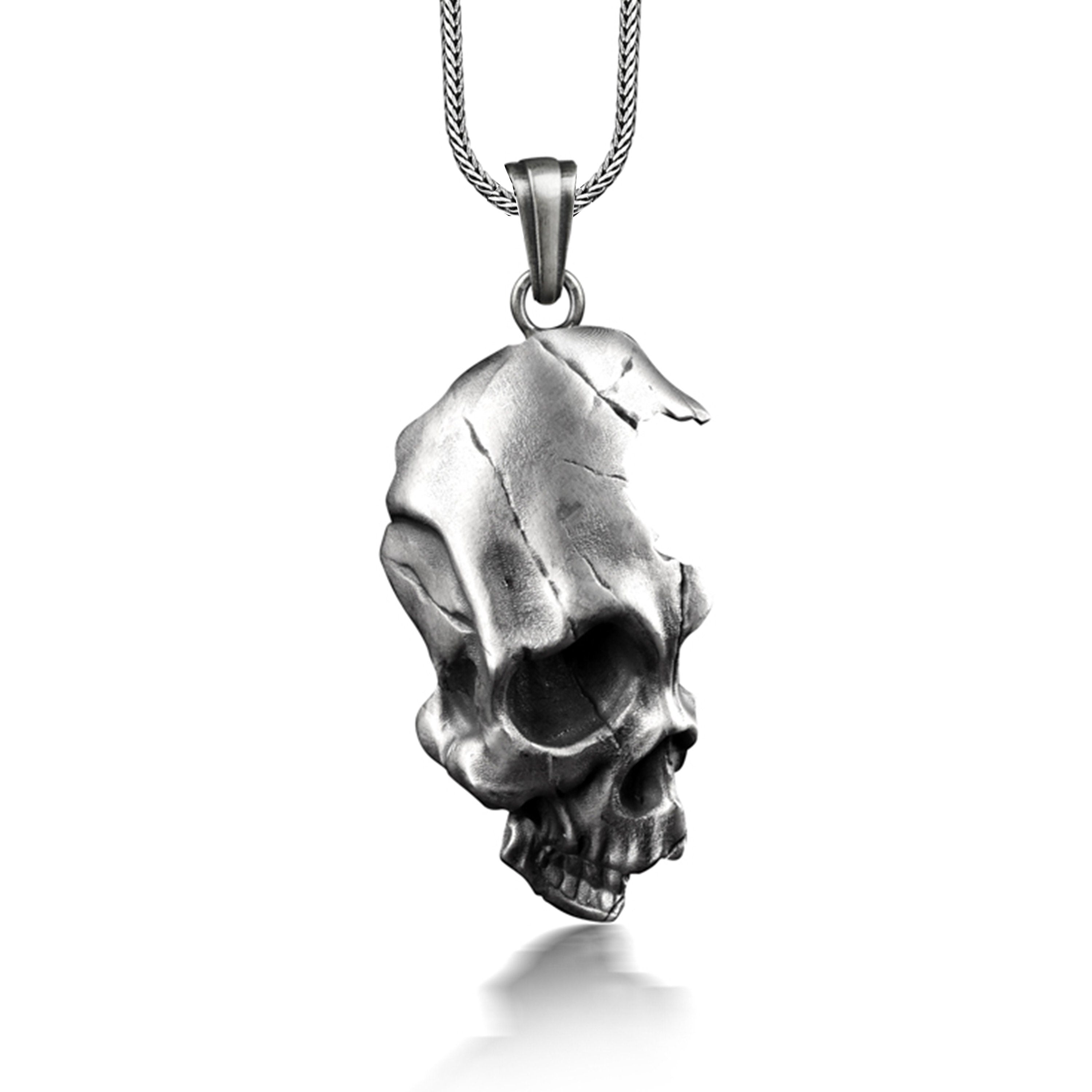 Broken deals skull necklace